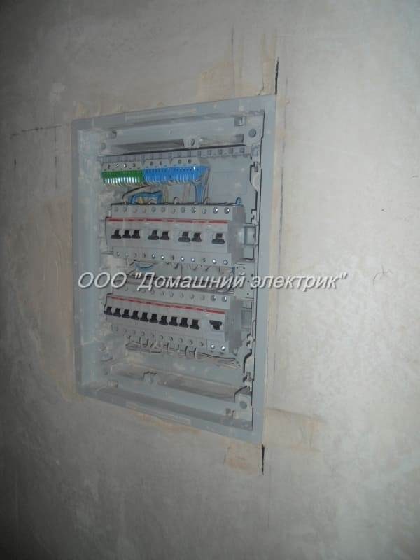 установка электрического щита в стену, сборка и монтаж электрощита на 24 модуля