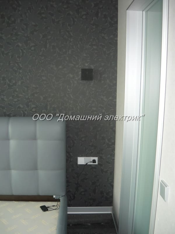 установка переключателей в спальне двухкомнатной квартиры в Санкт-Петербурге