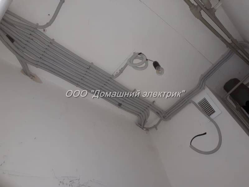 Электромонтажные работы в квартире - монтаж электропроводки в новостройке под ключ, замена проводки в комнате и разводка электрики в Санкт-Петербурге